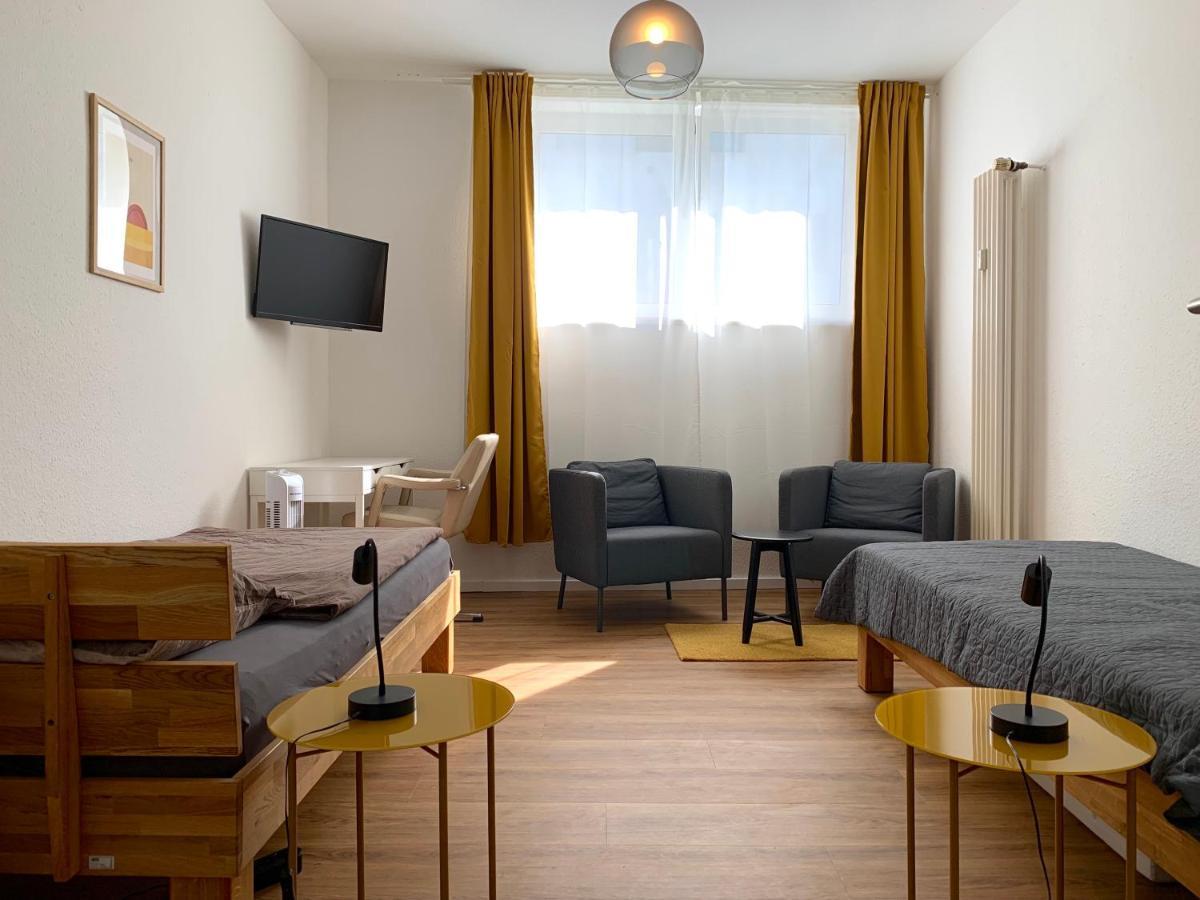 Alles Komplett - 2 Schlafzimmer, Grosse Kueche, Bad * Keulen