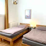 Alles Komplett - 2 Schlafzimmer, Grosse Kueche, Bad