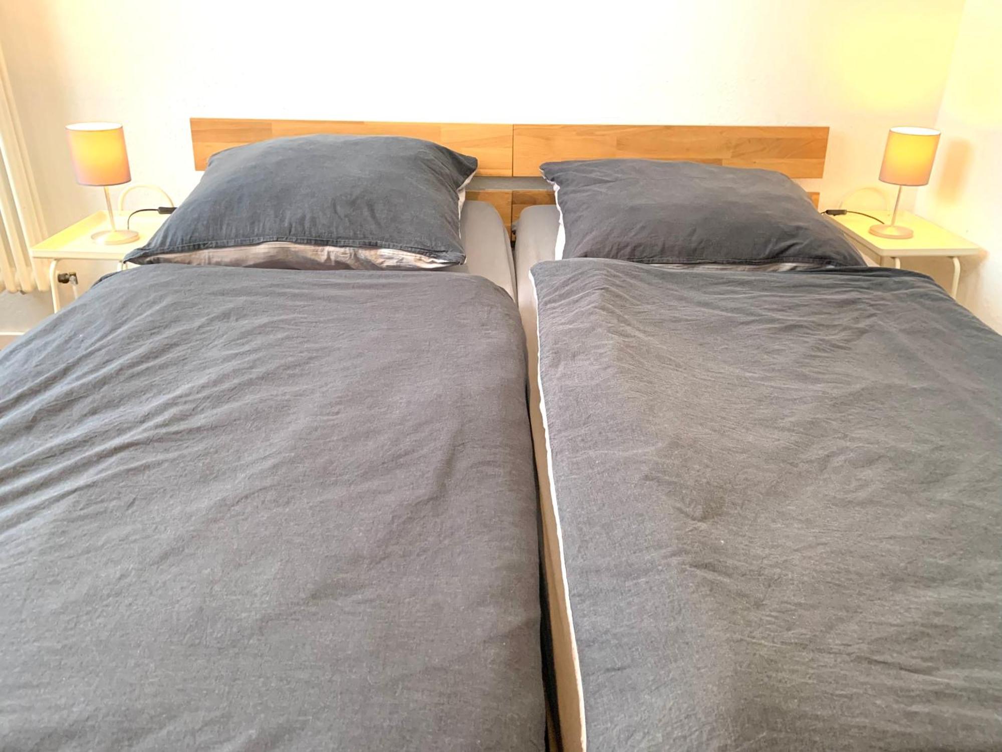 Alles Komplett - 2 Schlafzimmer, Grosse Kueche, Bad Apartment Cologne